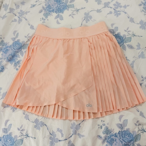 ALO Yoga Dresses & Skirts - Alo Yoga Peachy Glow Tennis Skirt